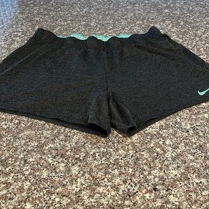 Nike Charcoal Gray Athletic Shorts for Training Size XL Draw string waist.